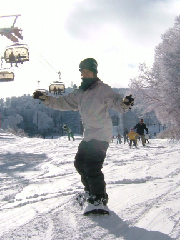 2011年冬…桑田くん、スノボに初挑戦。筋肉痛で雪山に散る。